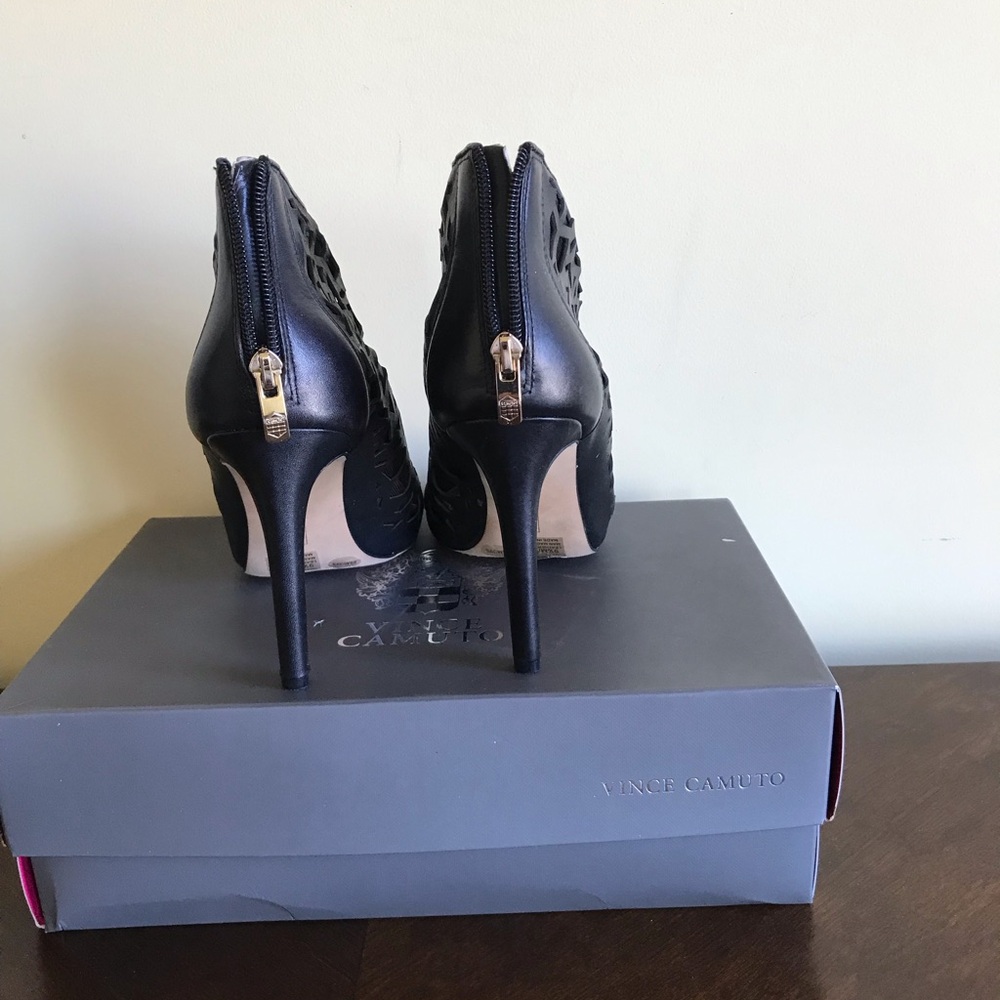 Heels - Picture 3 of 4